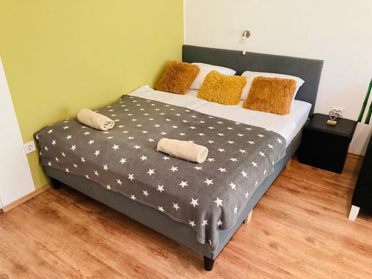 Like Apartman Eger Esterno foto