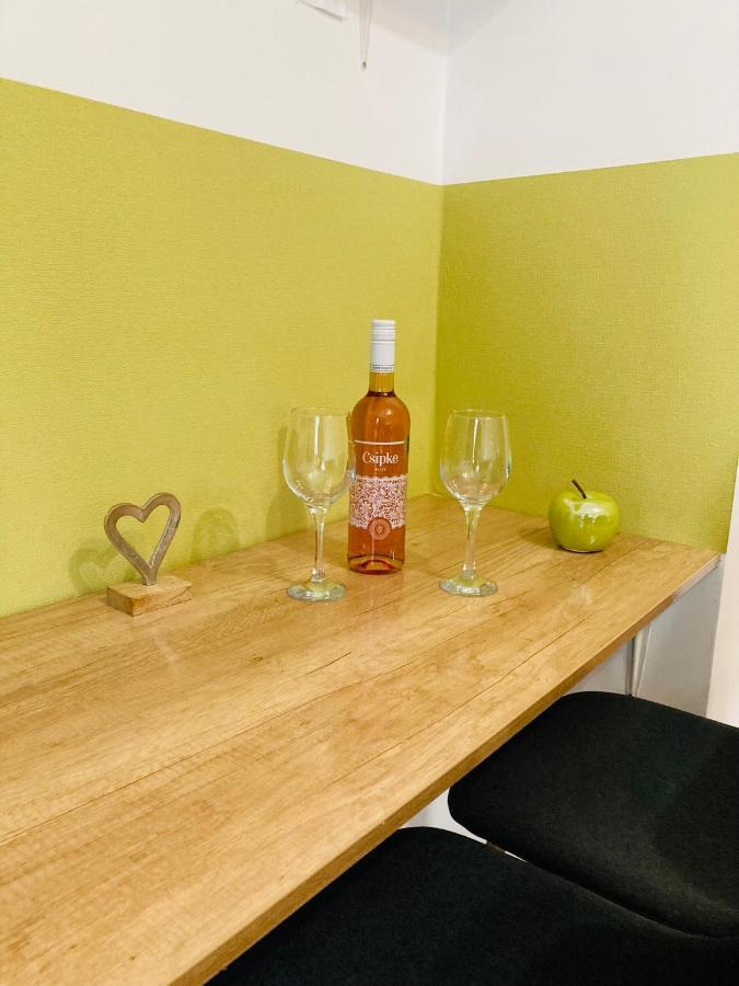Like Apartman Eger Esterno foto